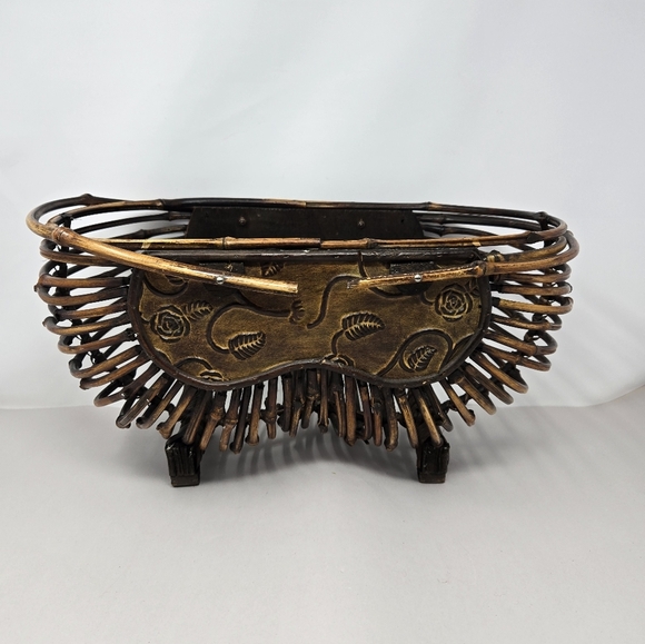 CBK aka Ganz Vintage Bamboo & Wood Handled Table Basket Leaf Vine Design Rustic - Picture 3 of 6